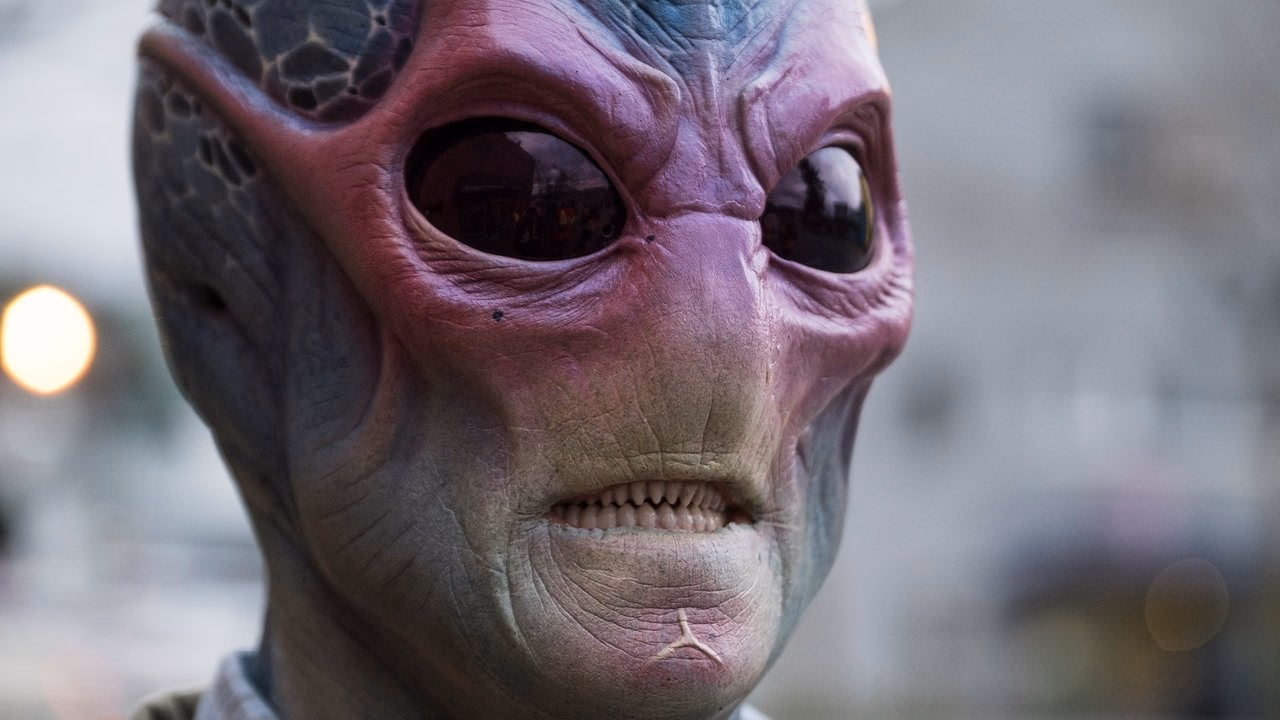 Resident Alien 1. Sezon 4. Bölüm izle