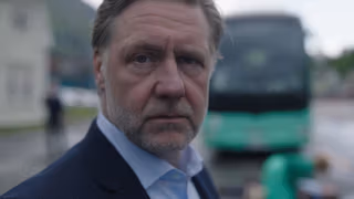 R.I.P. Henry 1. Sezon 8. Bölüm izle
