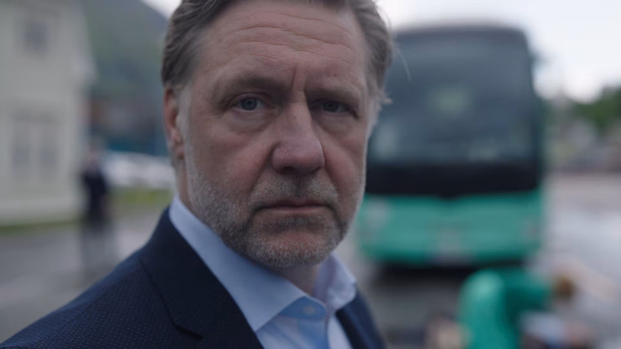 R.I.P. Henry 1. Sezon 8. Bölüm izle