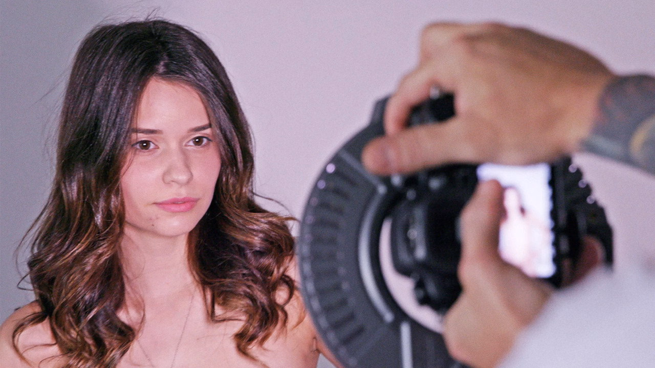 Seksi Kızlar Aranıyor: Açık Açık 1. Sezon 3. Bölüm izle
