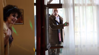 Şeref Bey 1. Sezon 1. Bölüm izle