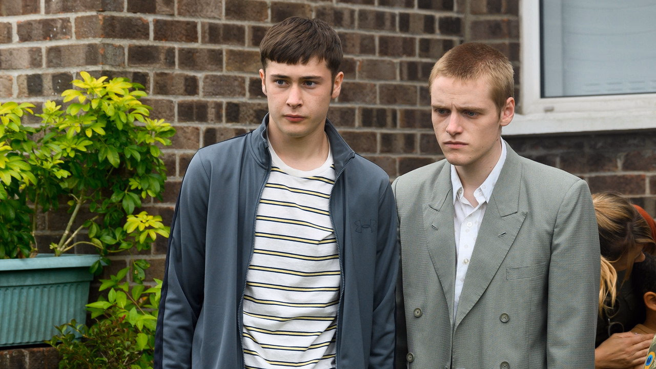 Somewhere Boy 1. Sezon 6. Bölüm izle