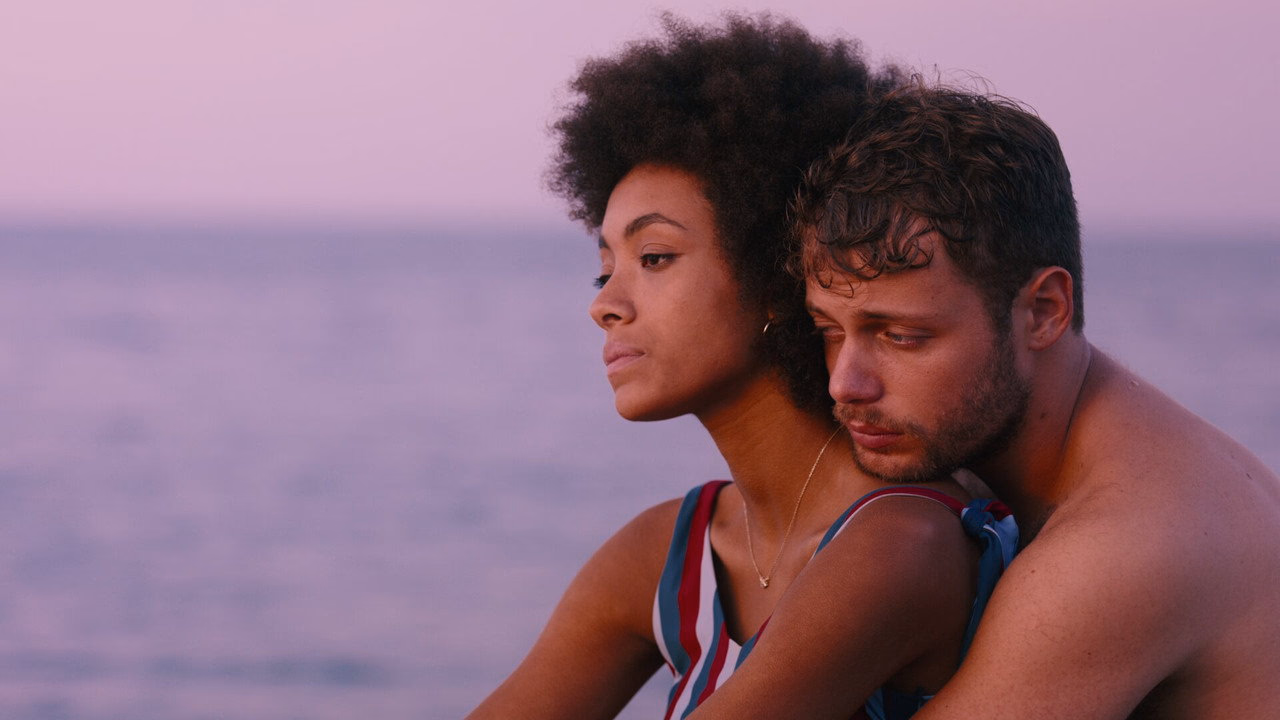 Summertime 1. Sezon 8. Bölüm izle