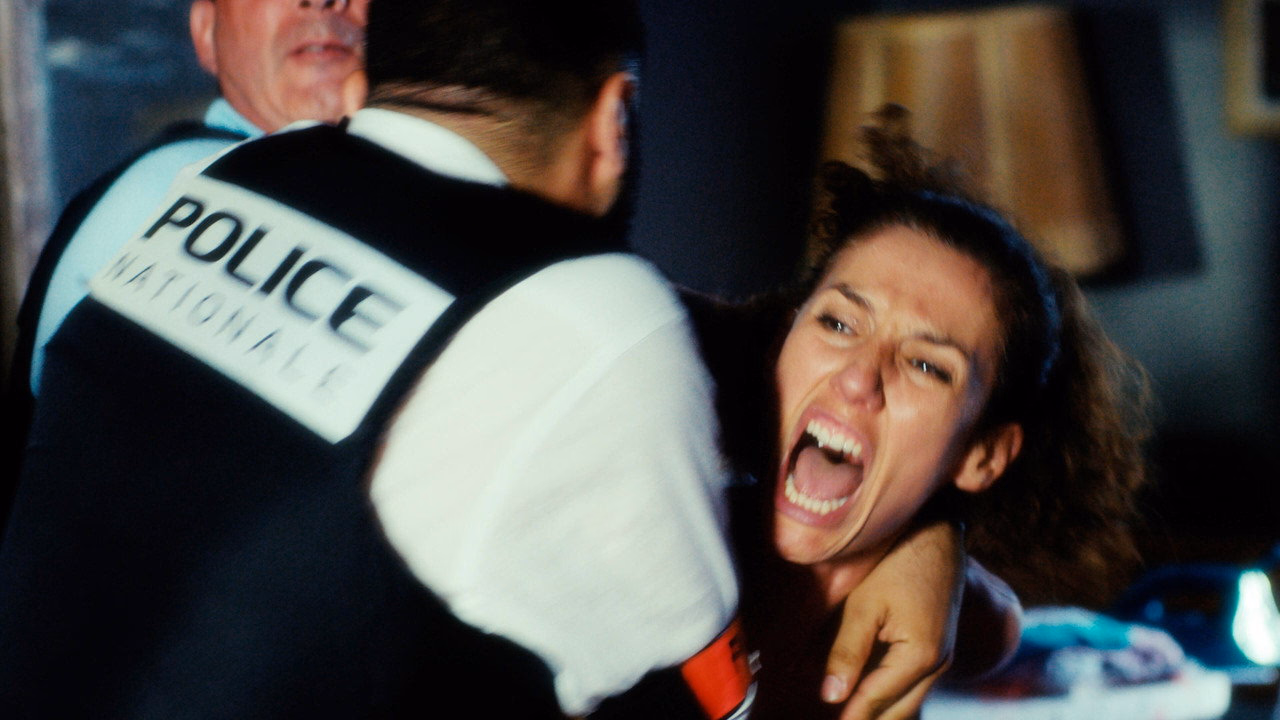 The Disappearance of Kimmy Diore 1. Sezon 6. Bölüm izle
