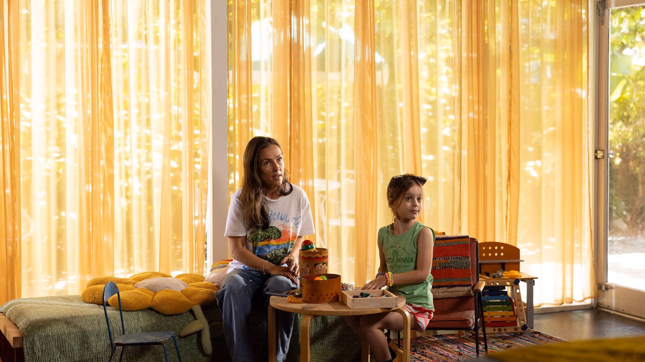 The Family Next Door 1. Sezon 3. Bölüm izle