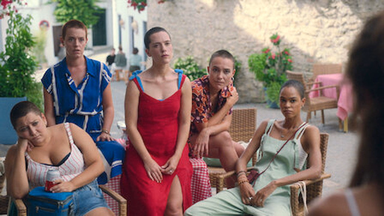 The Girls at the Back 1. Sezon 4. Bölüm izle