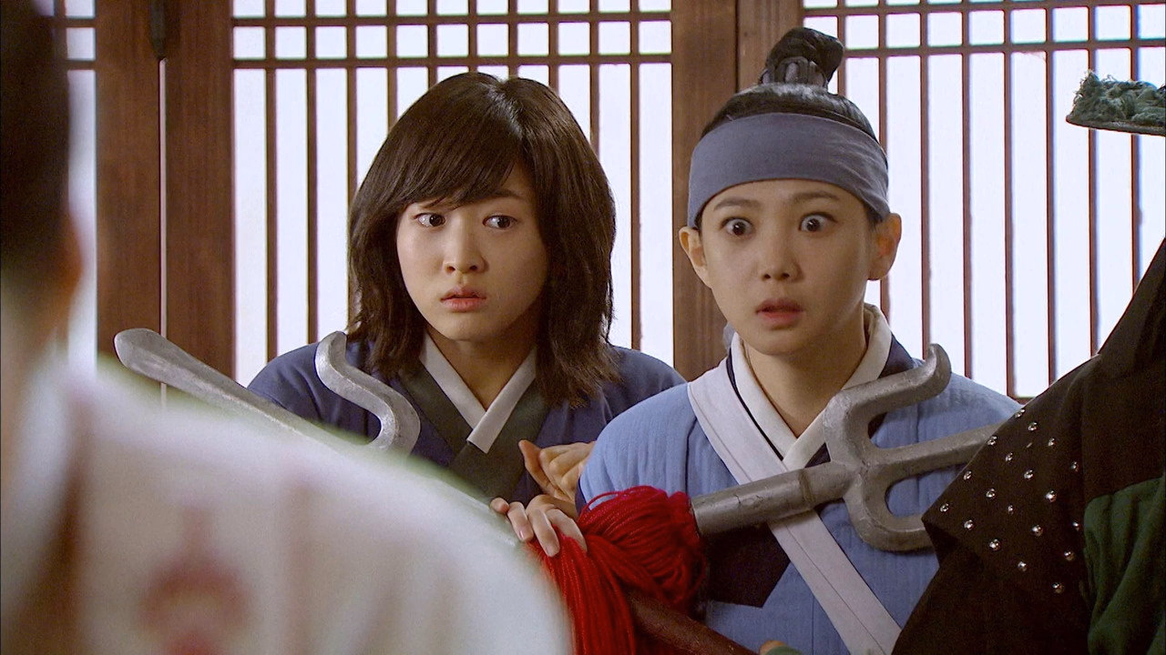The Moon Embracing the Sun 1. Sezon 9. Bölüm izle