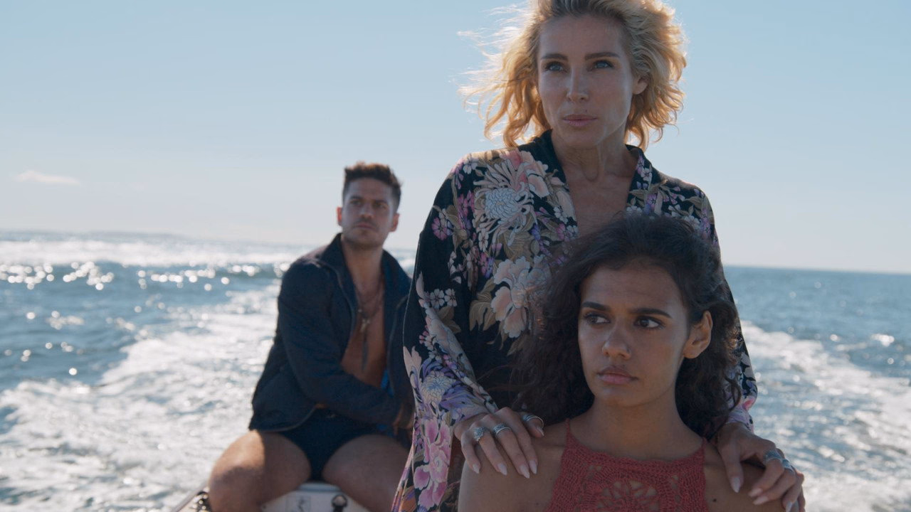 Tidelands 1. Sezon 3. Bölüm izle