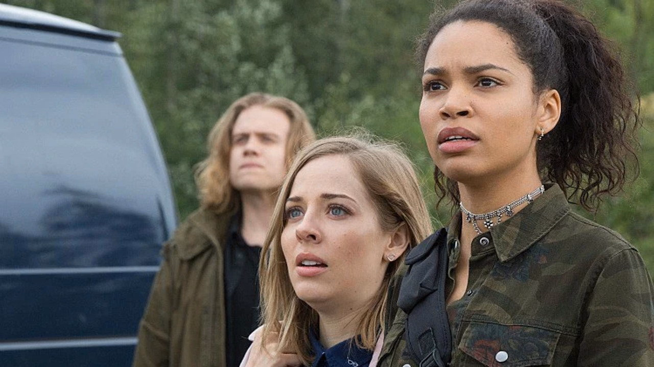 Travelers 1. Sezon 9. Bölüm izle