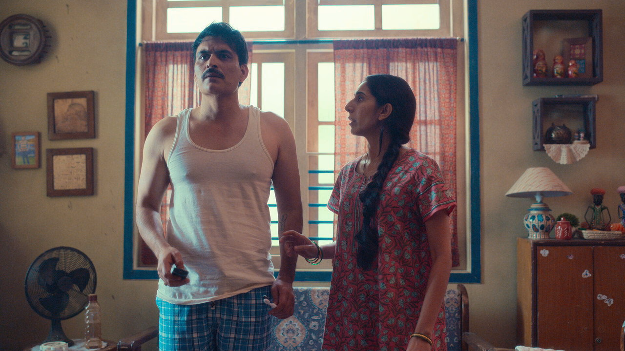 Tribhuvan Mishra CA Topper 1. Sezon 1. Bölüm izle