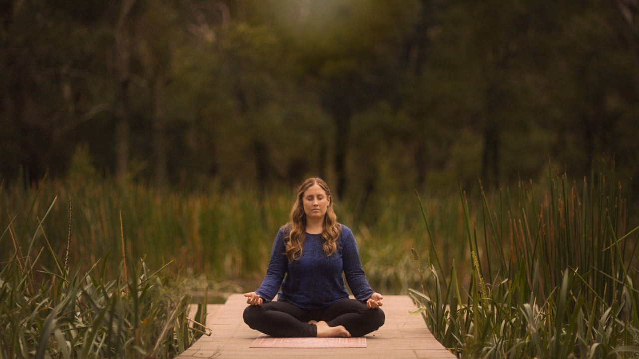 Twisted Yoga 1. Sezon 3. Bölüm izle