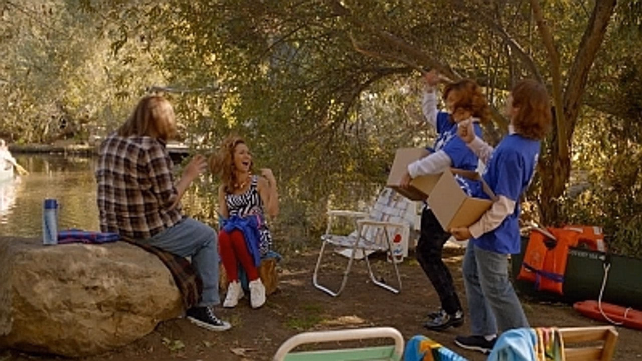 Wet Hot American Summer: Ten Years Later 1. Sezon 2. Bölüm izle