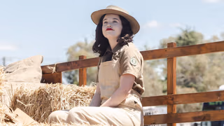 While the Men are Away 1. Sezon 1. Bölüm izle