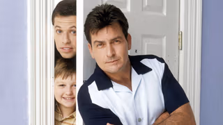Two and a Half Men arka plan