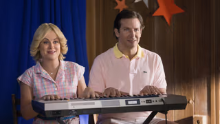 Wet Hot American Summer: First Day of Camp arka plan