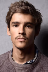 Brenton Thwaites filmleri