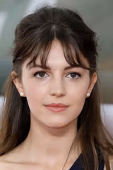 Ella Hunt filmleri