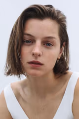 Emma Corrin filmleri