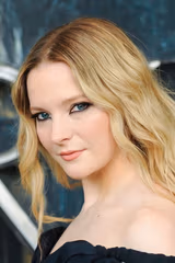 Morfydd Clark filmleri