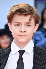 Oakes Fegley filmleri